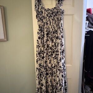 Max Studio Black and Cream Floral Maxi Dress